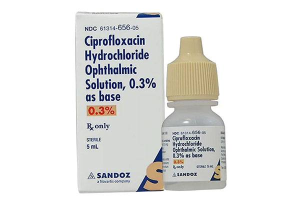 درمان عفونت گوش خارجی با Ciprofloxacin